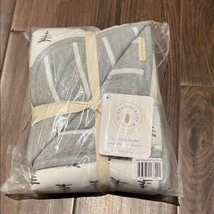 Burt's Bees Baby Gray and White Reversible Blanket